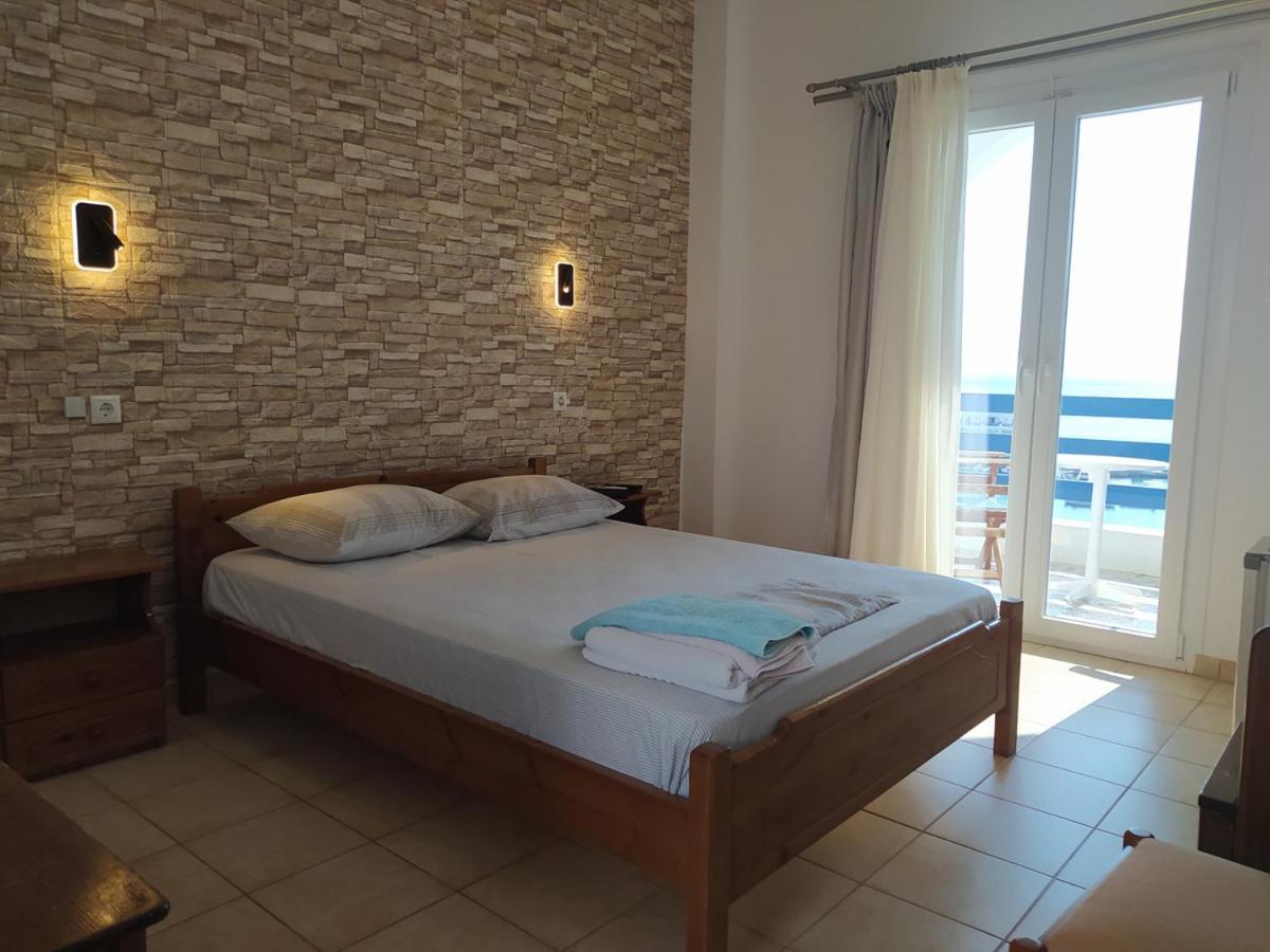 Corali Hotel Piso Livadi Ngoại thất bức ảnh