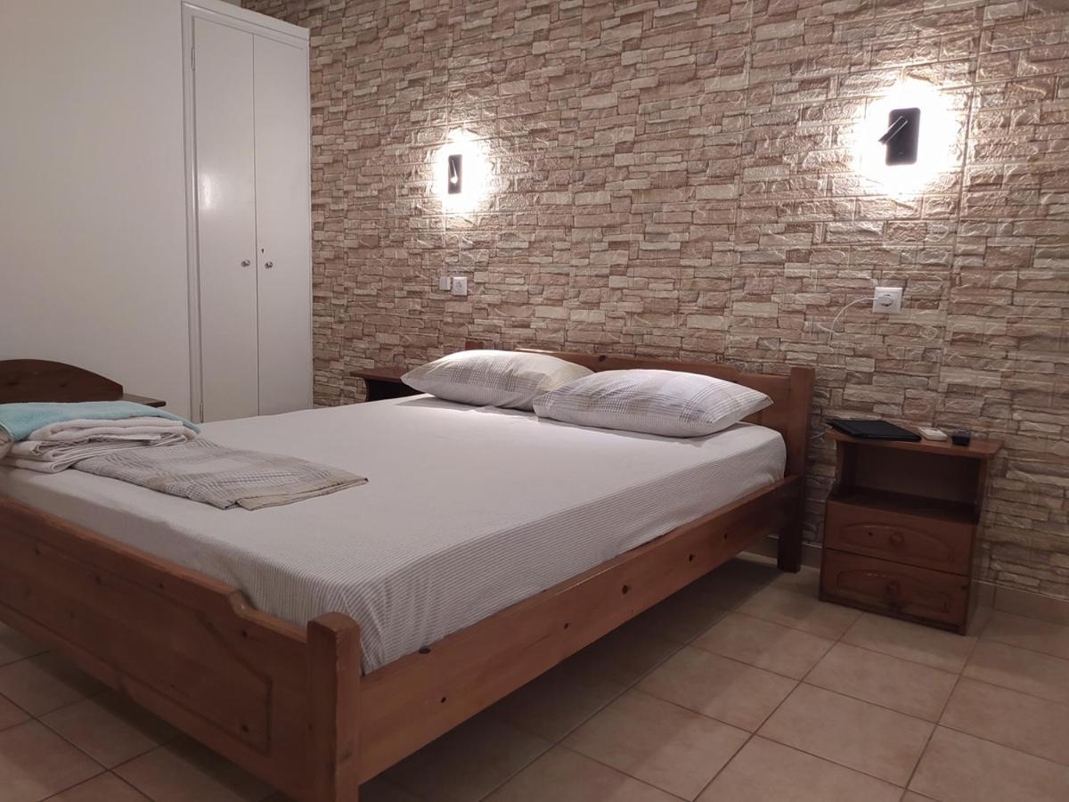 Corali Hotel Piso Livadi Ngoại thất bức ảnh