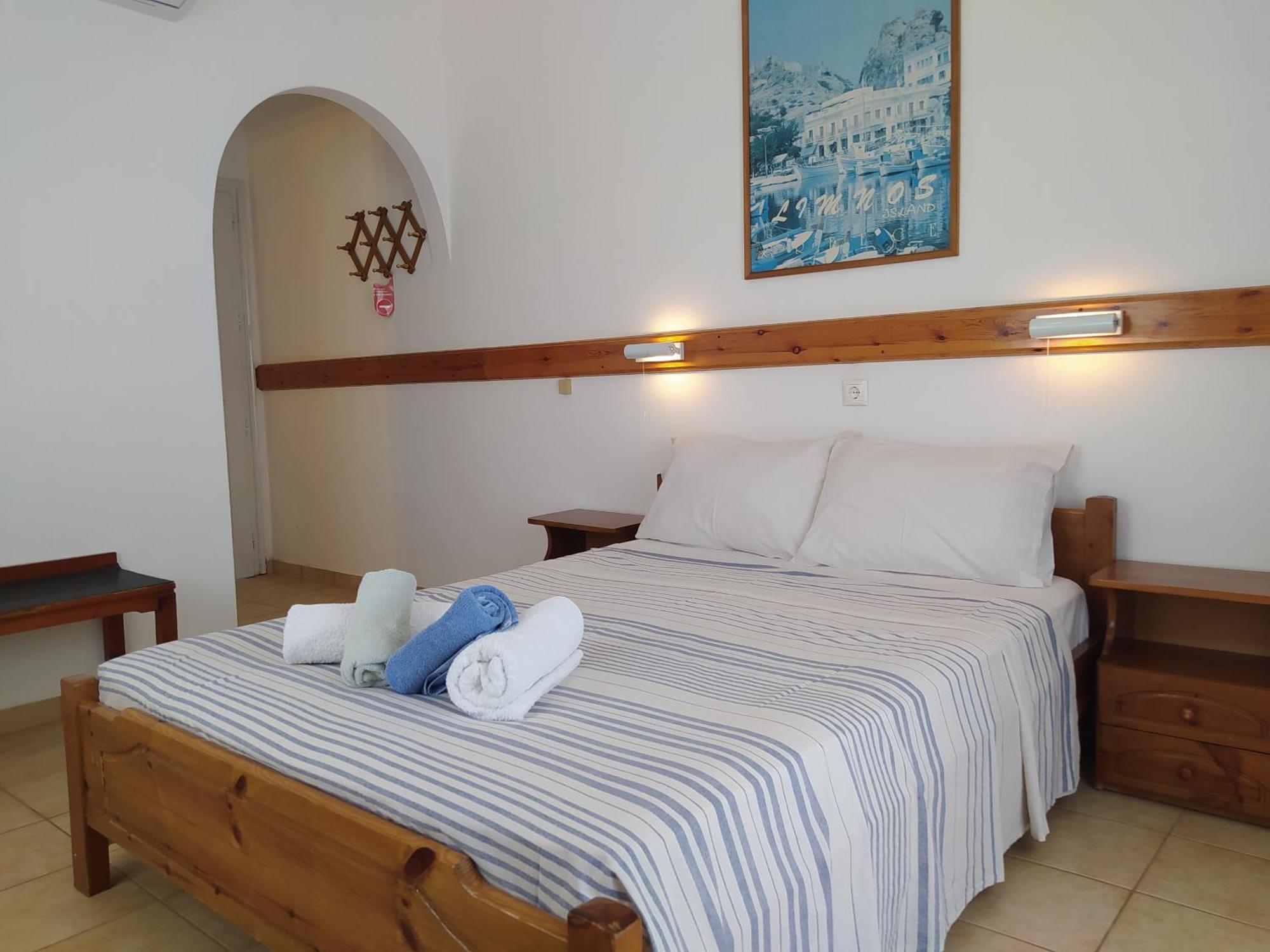 Corali Hotel Piso Livadi Ngoại thất bức ảnh