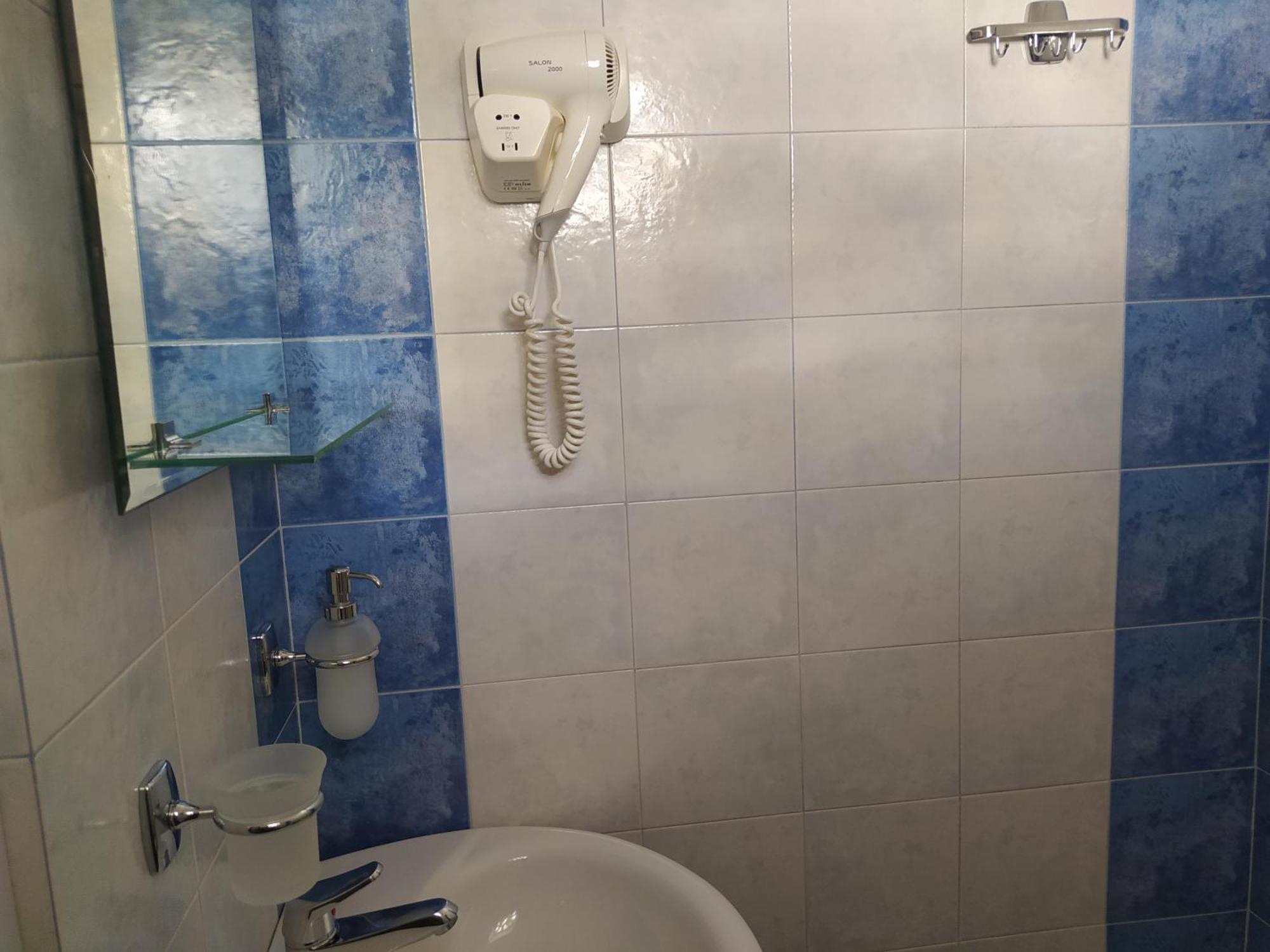 Corali Hotel Piso Livadi Ngoại thất bức ảnh