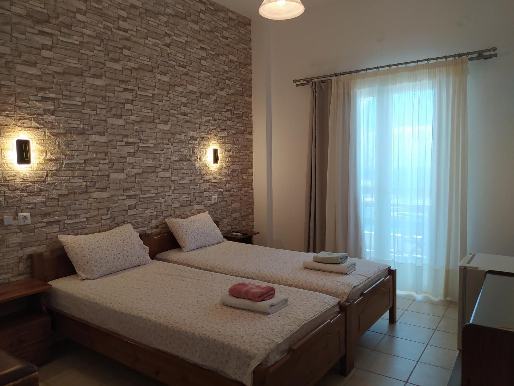 Corali Hotel Piso Livadi Ngoại thất bức ảnh